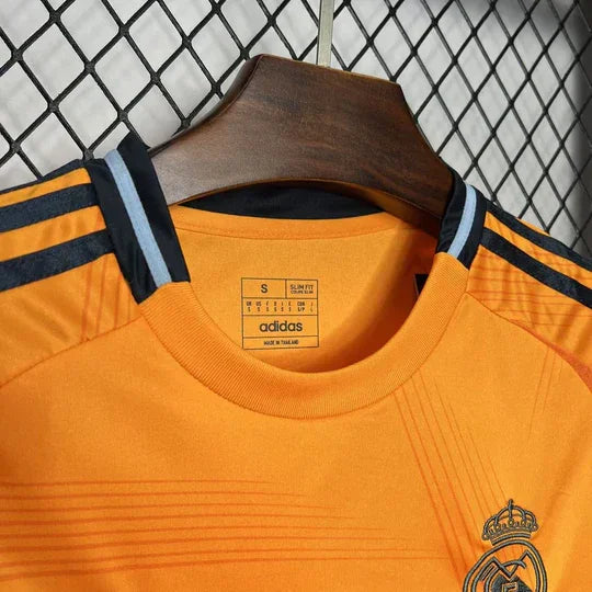 MAILLOT RÉAL MADRID EXTÉRIEUR 2024/25