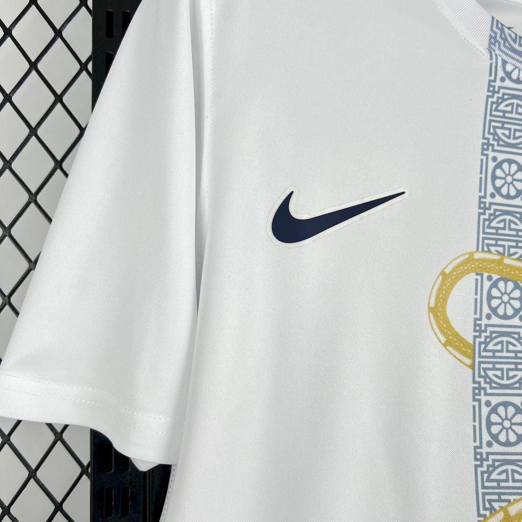 Maillot Tottenham concept 2025-26